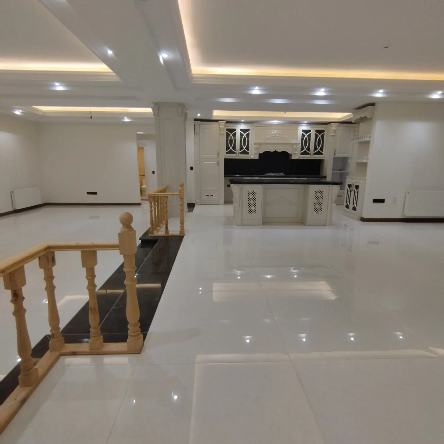 واحد ۳۵۰ متری فول تاپ لوکیشین