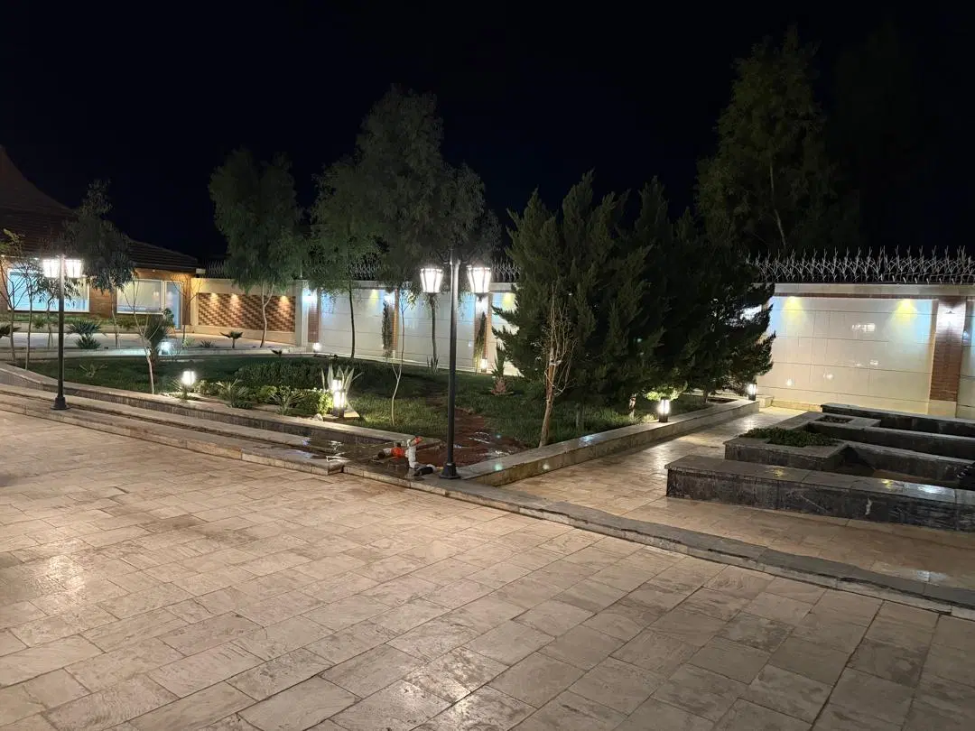 باغ بسیار زیبا و خوش نقشه
