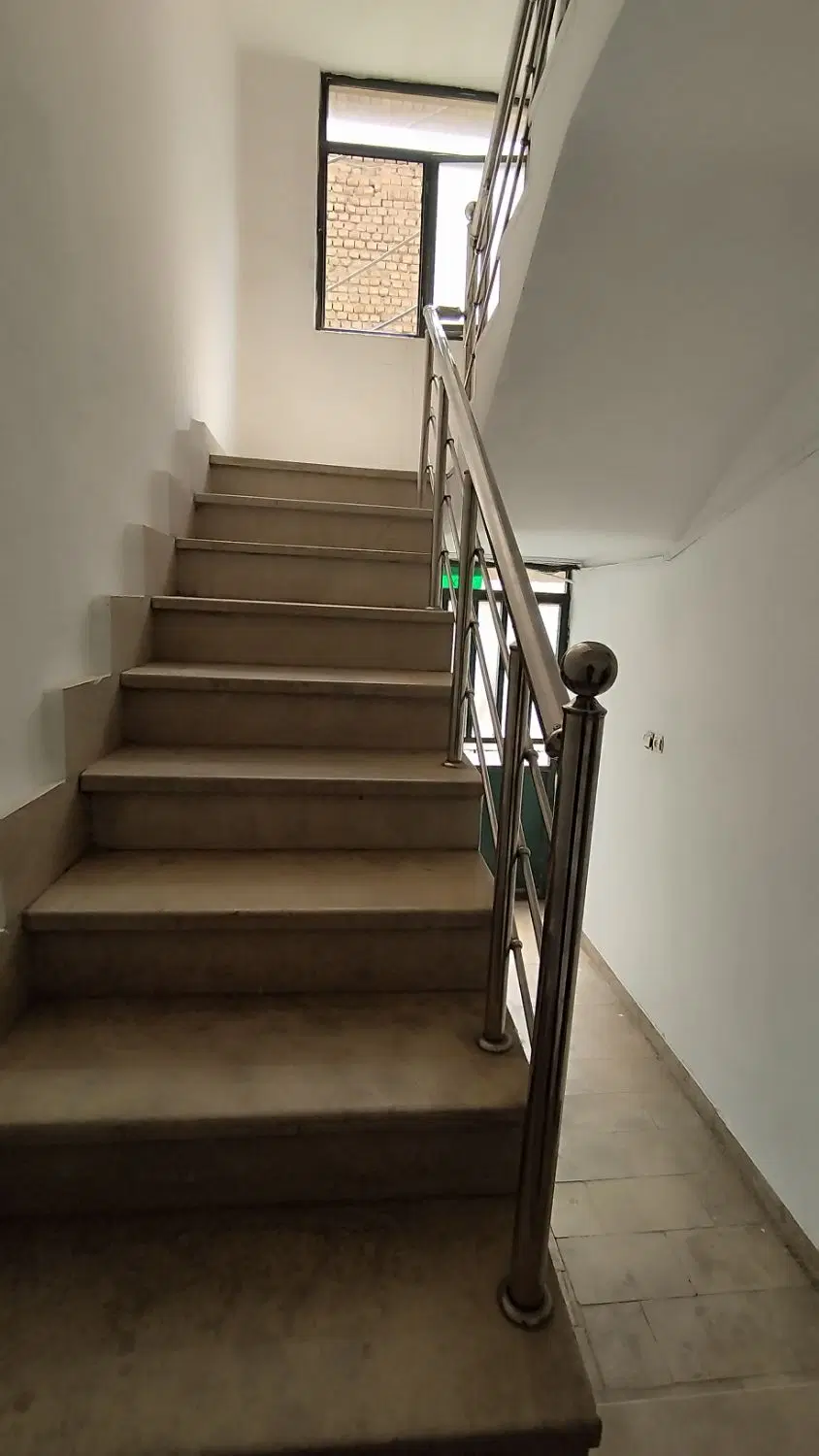 ۸۰متر دوخواب _ خوش نقشه _ لوکیشن خوب