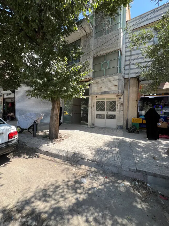 مغازه ۶۰ متری نرسیده به میدان ظفر بلوار گلستان