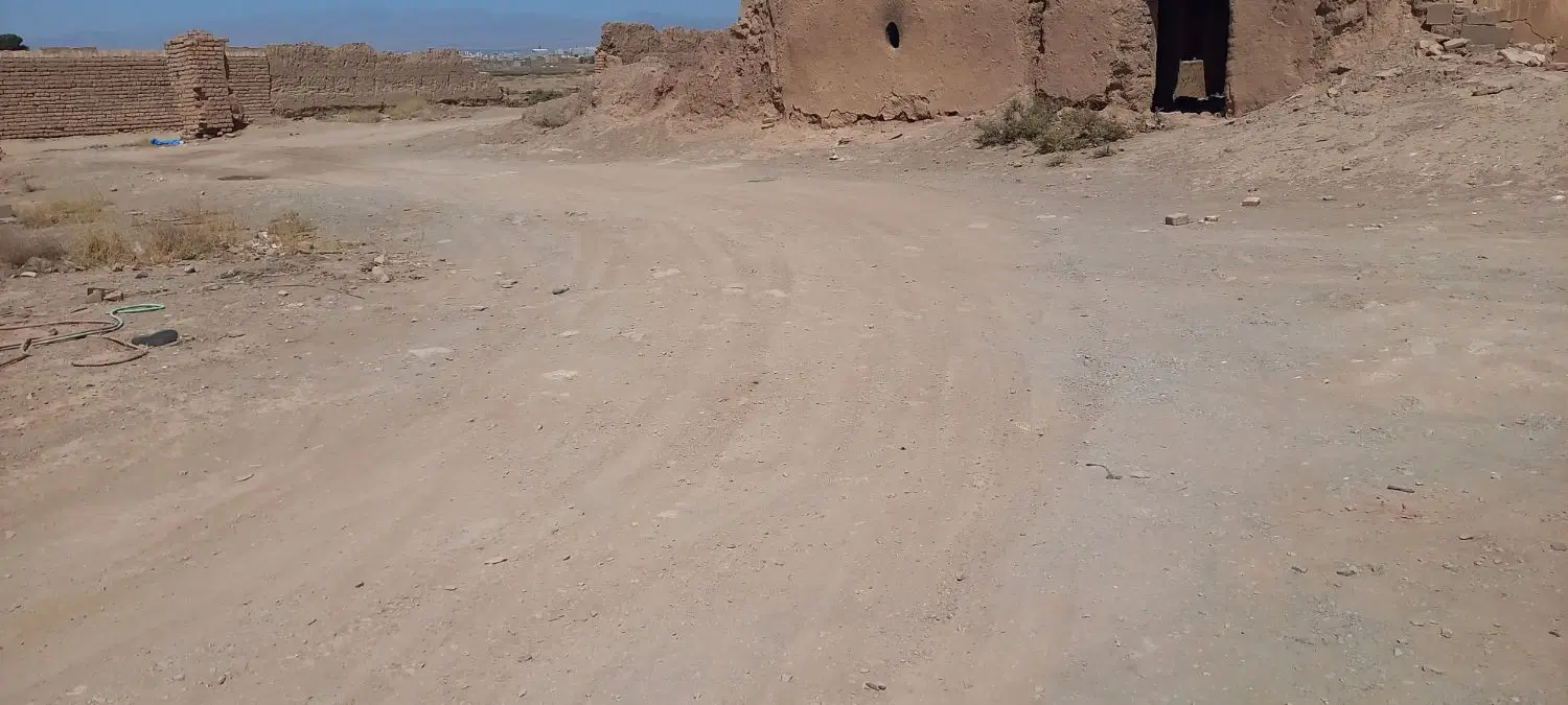 زمین فروشی