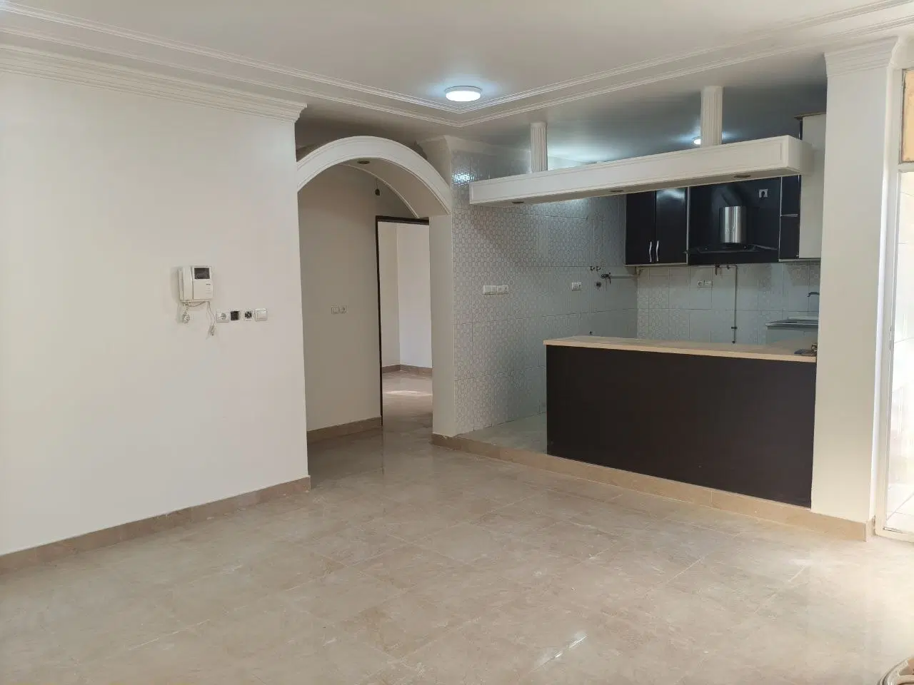 رهن و اجاره واحد ۷۶ متری بالای ویلایی