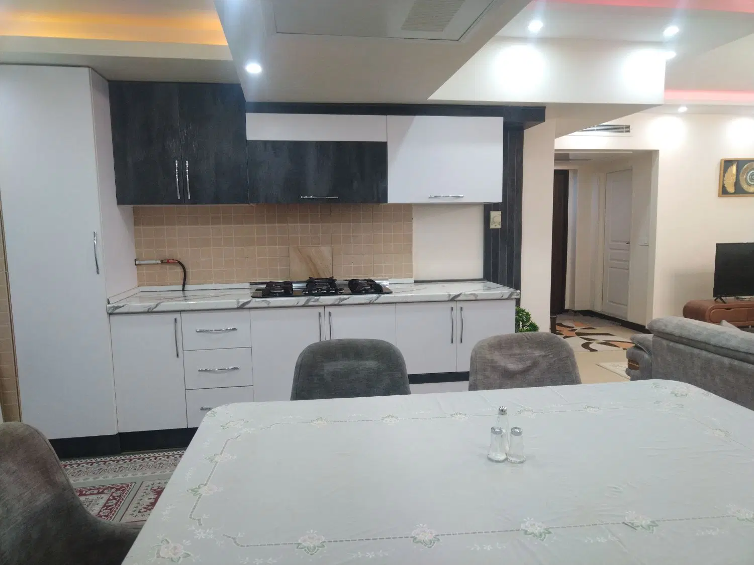 آپارتمان 100 متری در برج زیبای افق 1