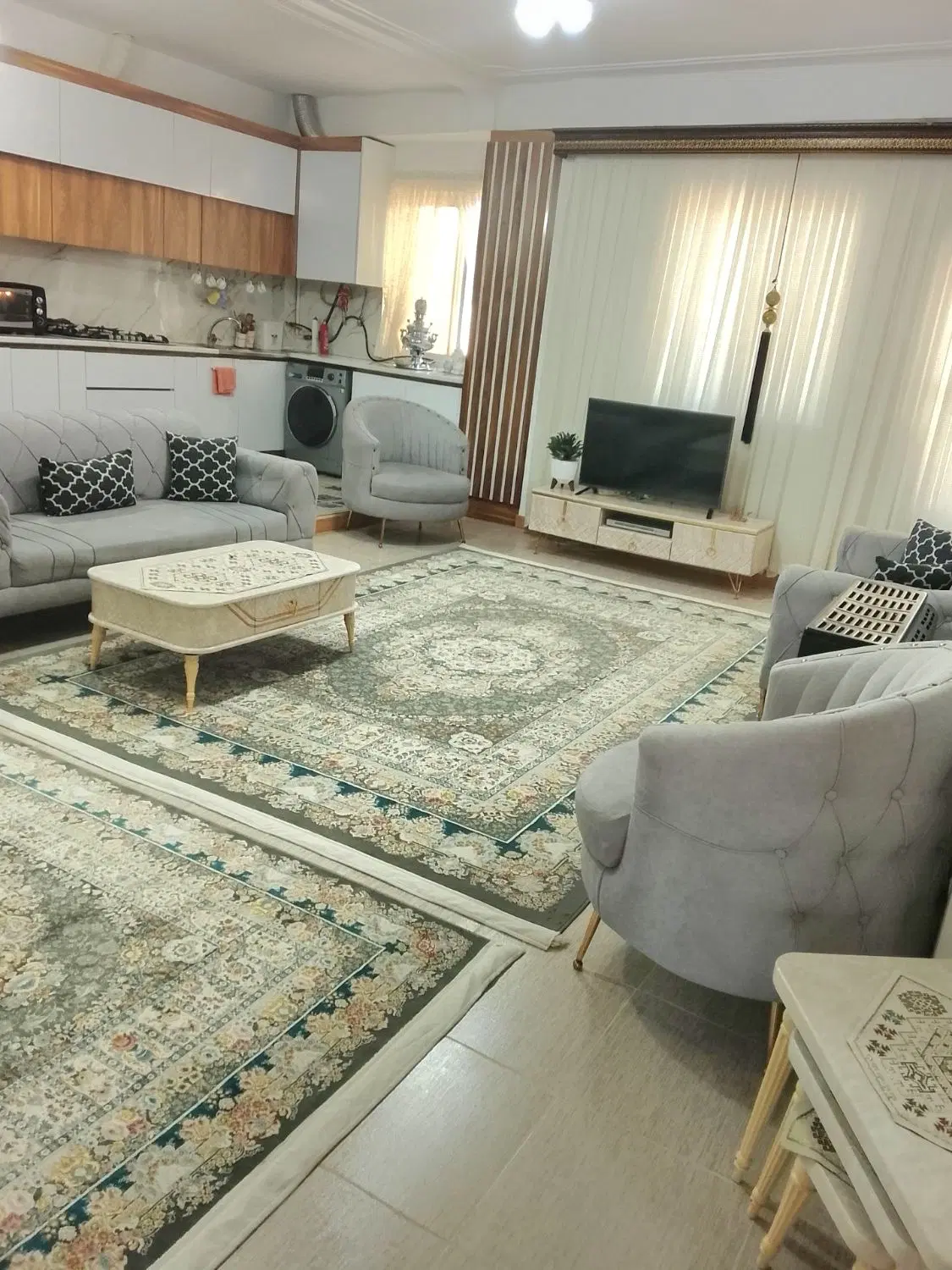 اجاره واحد۹۰متری نوسازطبقه دوم مرکزشهر