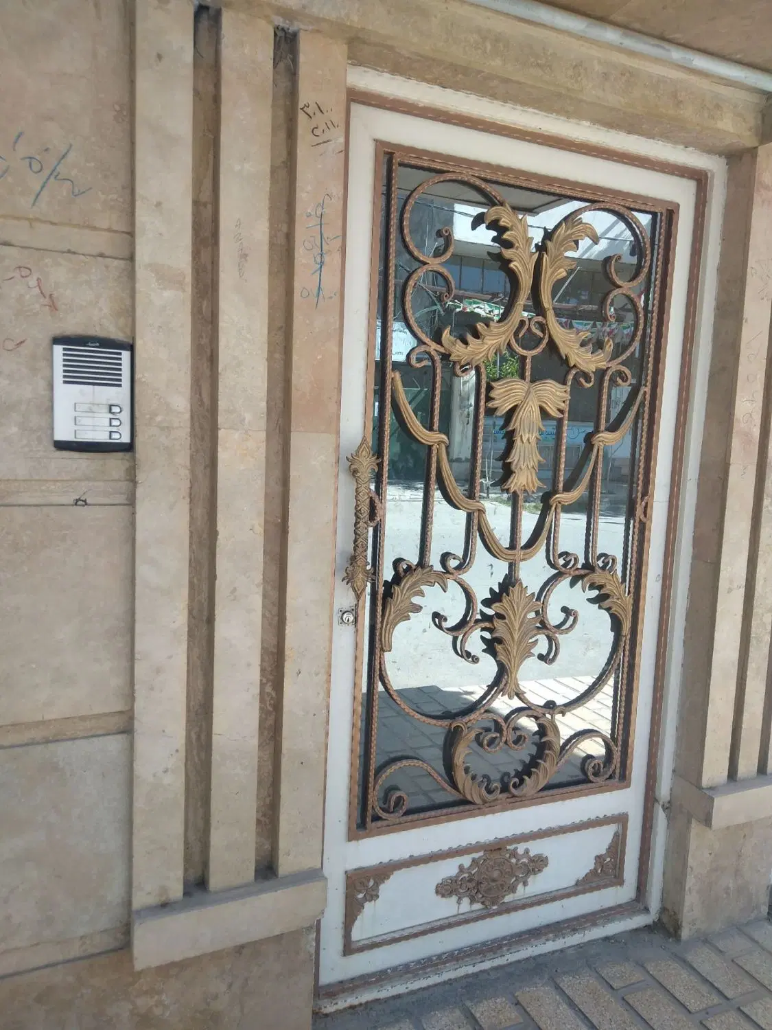 خانه طبقه اول