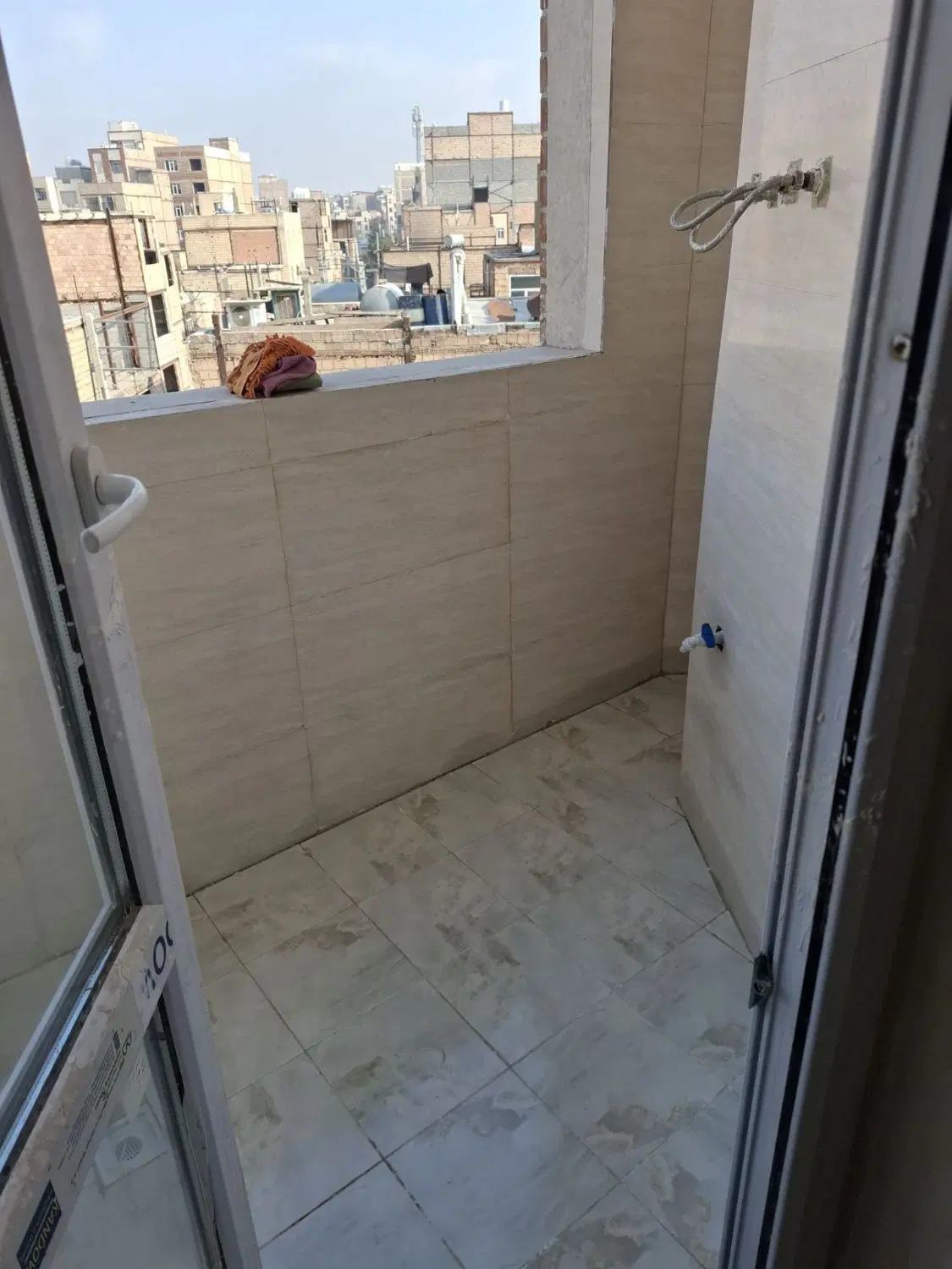 یک واحد ۹۴ متری دوخواب نوساز