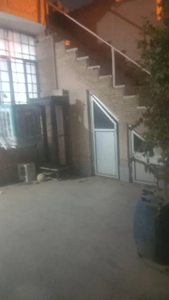 ویلایی معلم، آپارتمانی