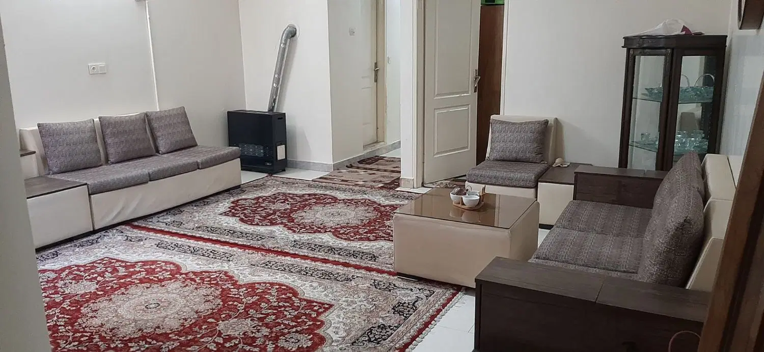 اجاره یک واحد ۶۰ متری خوش نقشه_انباری اسانسور