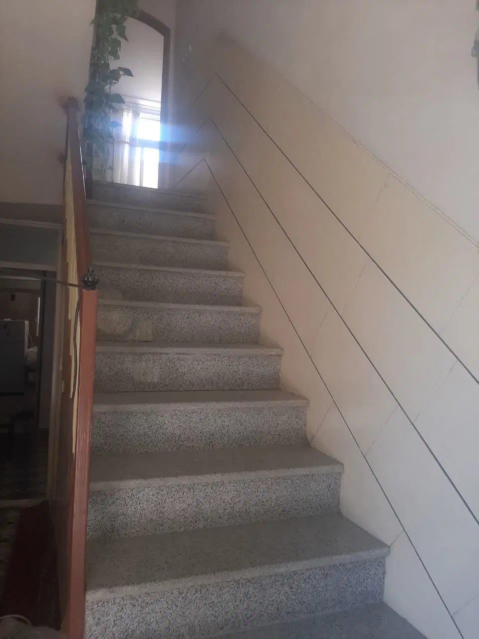 منزل دوطبقه