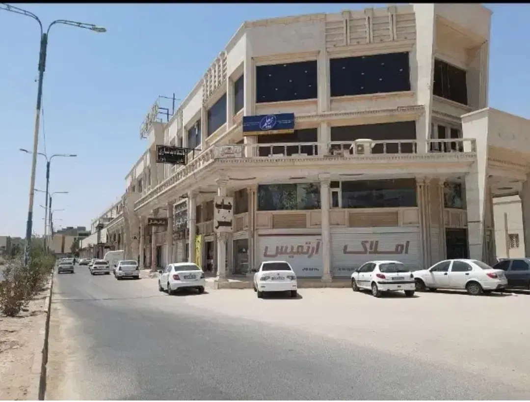 تجاری ۱۷ متری مناسب تمامی مشاغل