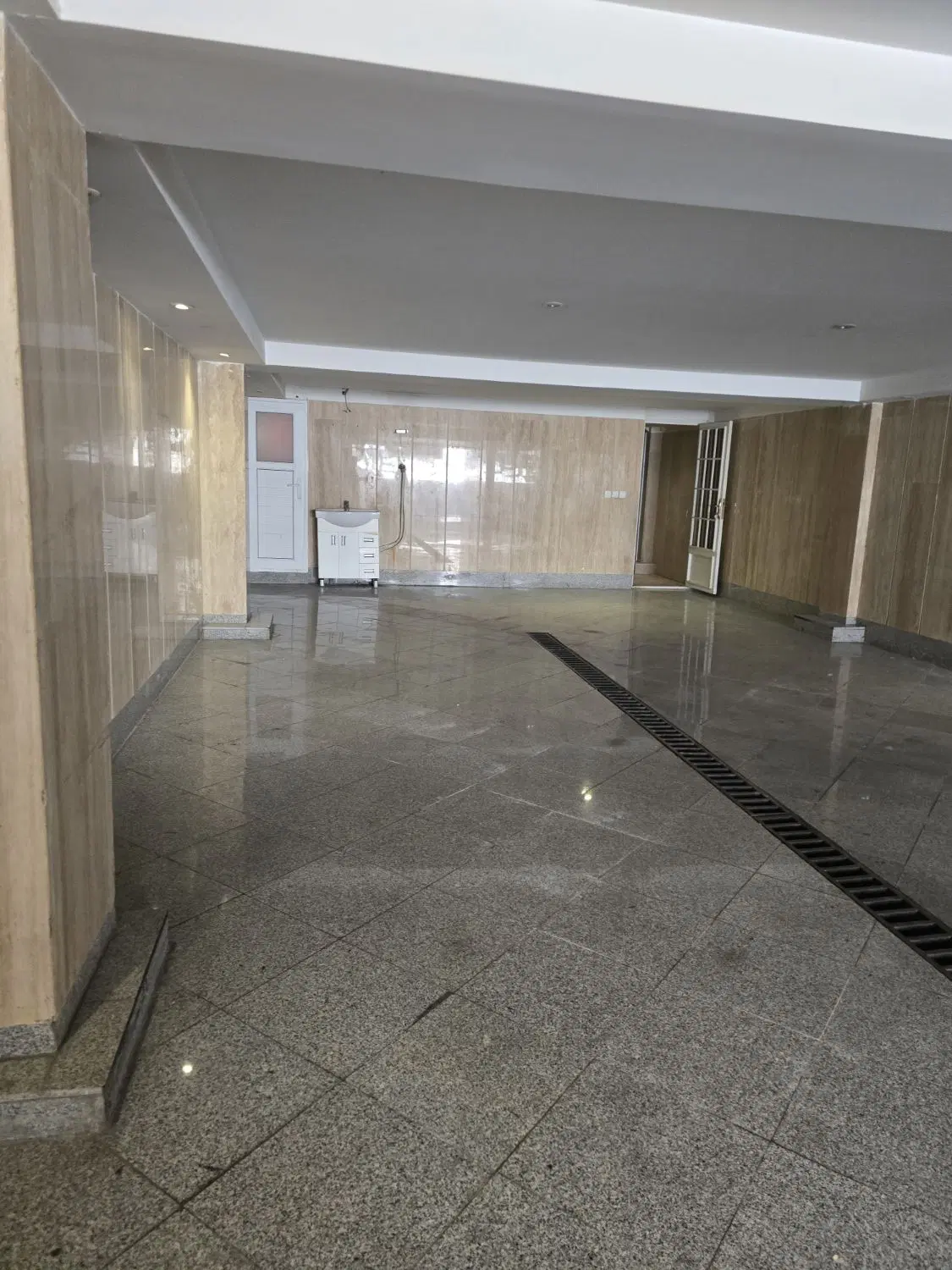 انبار ۱۴۰ متری