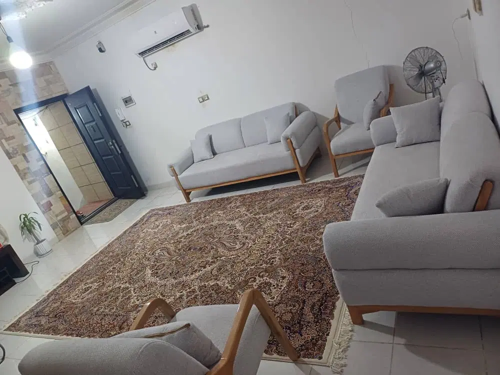 سه واحدی باهم.دارای ۱۷۰ متر زمین.سرتل مالک ۸