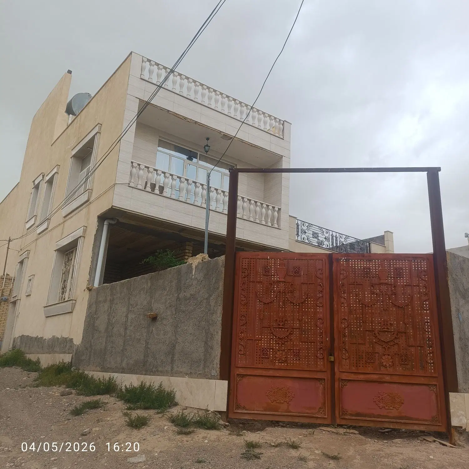 ویلایی دوطبقه  مبله در غرق اباد روستای رازین
