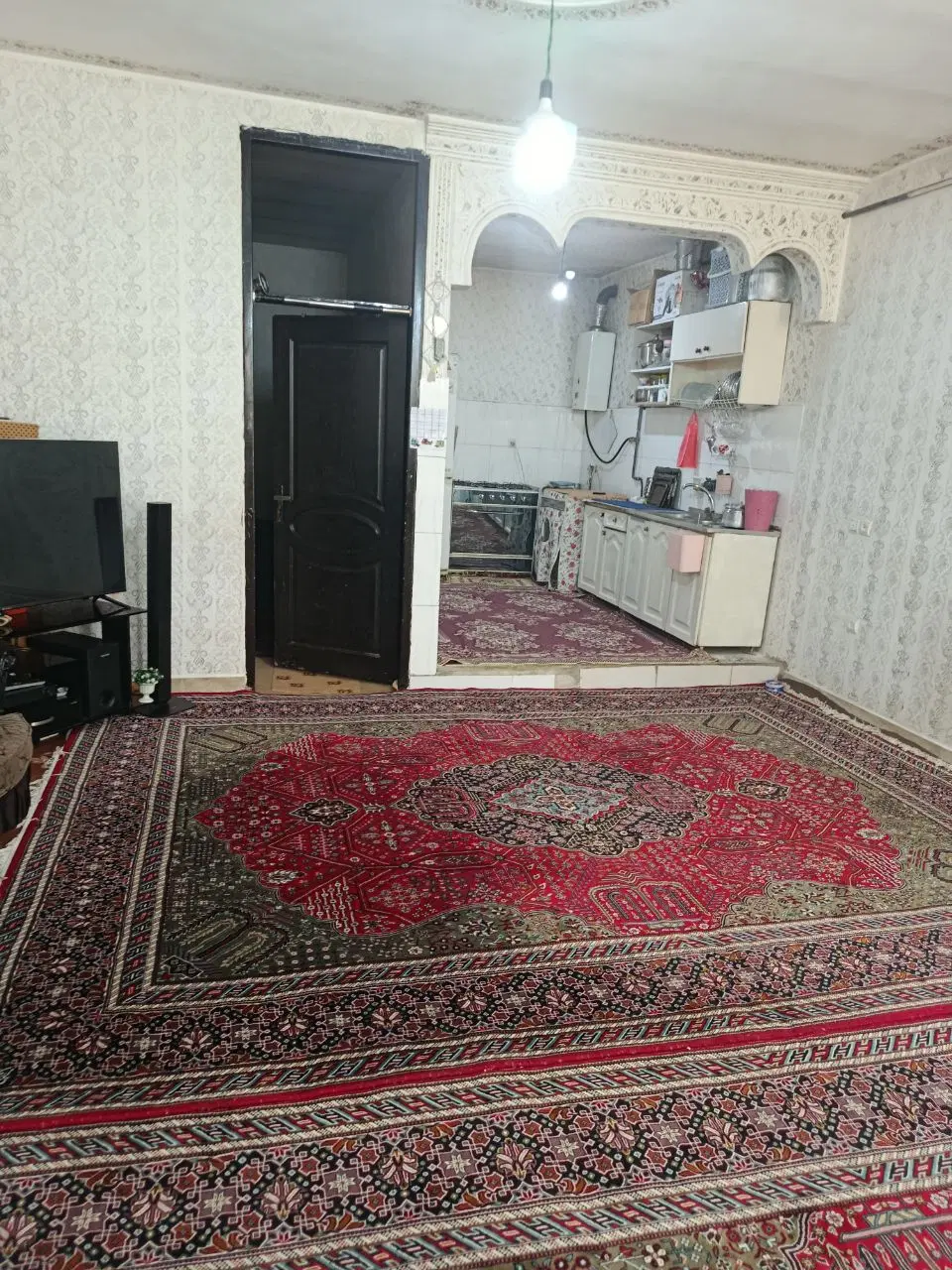 خانه دوطبقه هم کف اجاره داده میشود