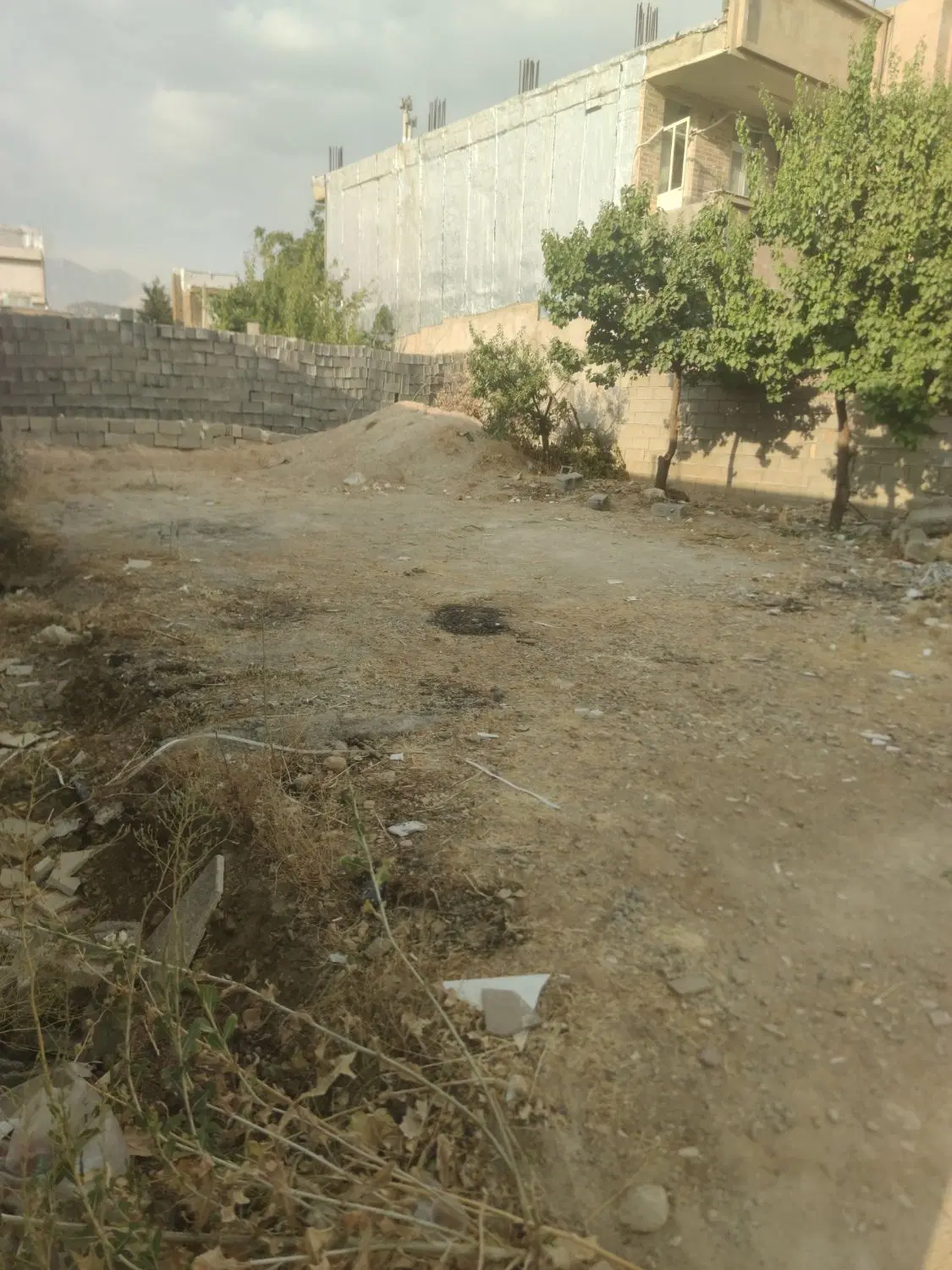 زمین تجاری تعمیر کاران