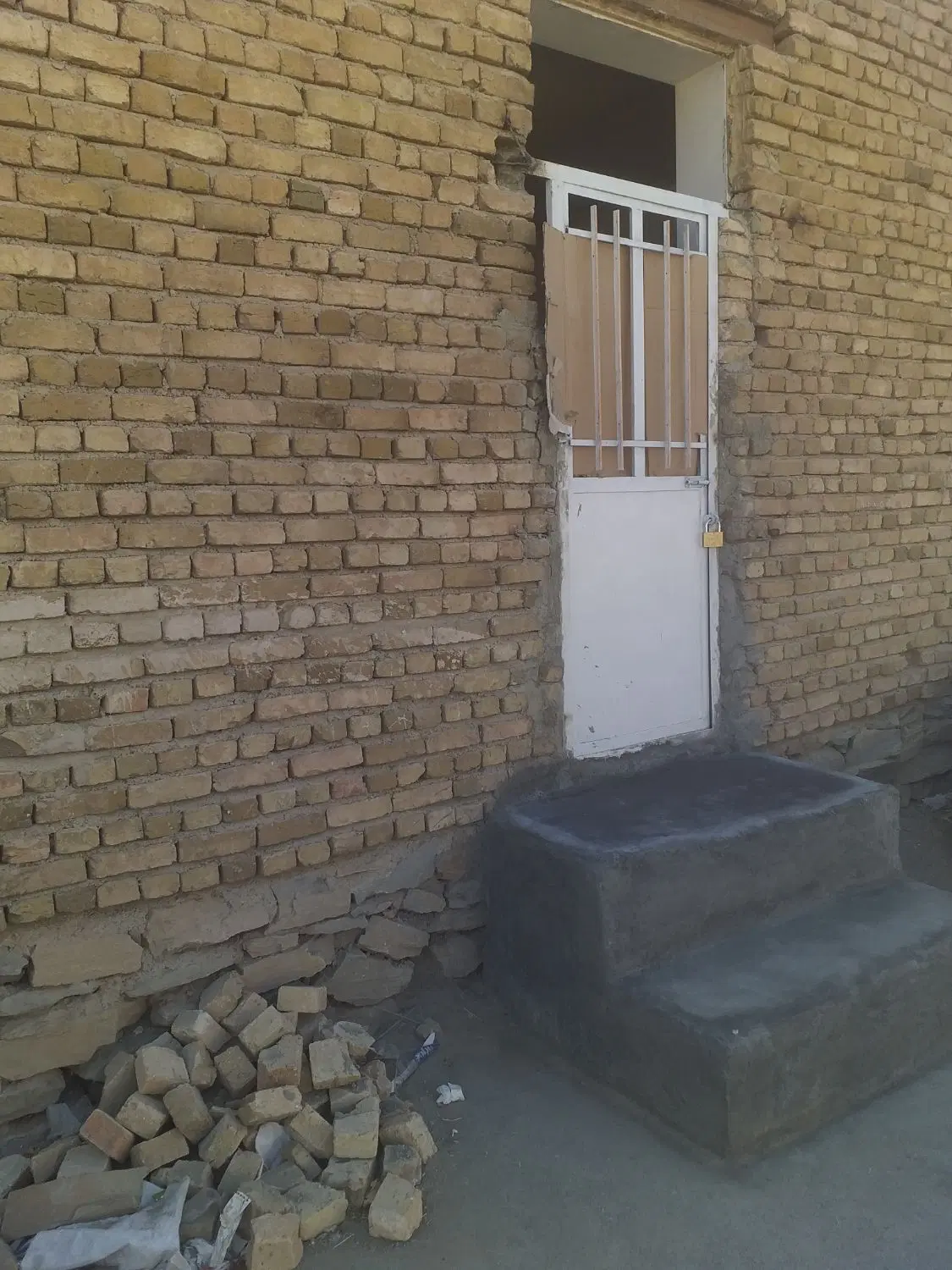 انبار بدونه  مزاحم ۲۲متر