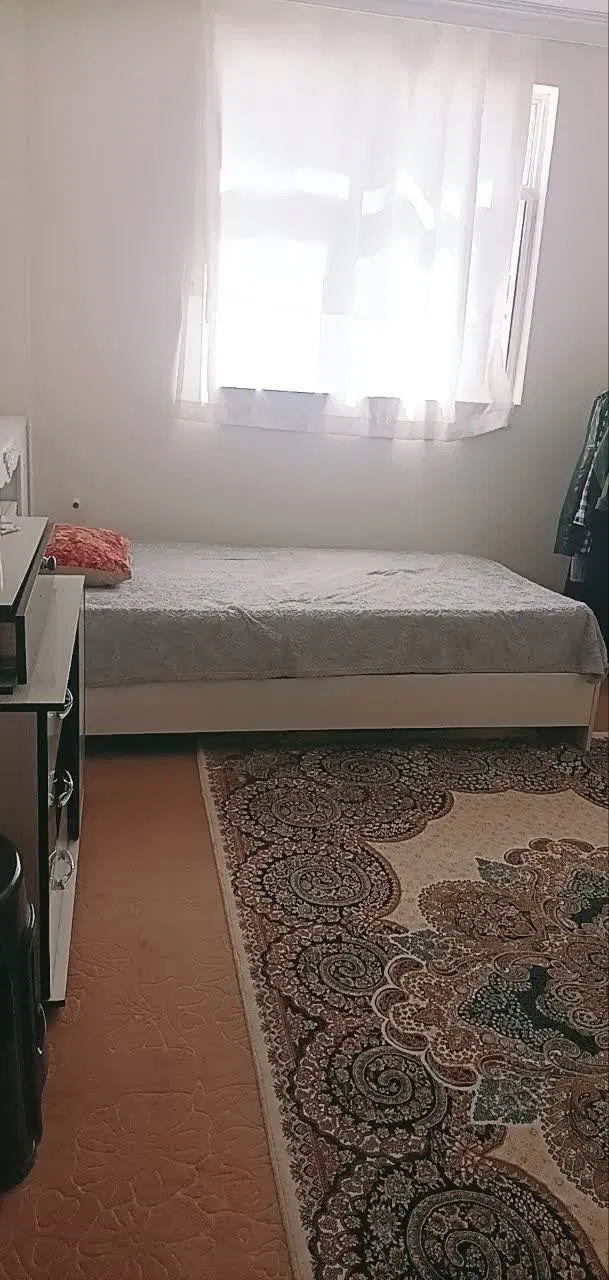 ۷۲ متر، کنار مترو ، سند تک‌برگ