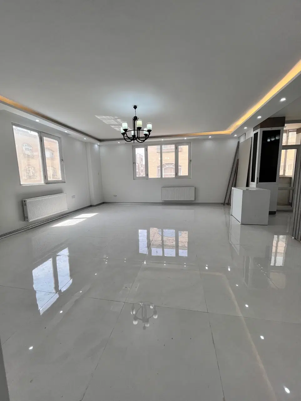 ۹۰متری_روبه خیابان_شخصی ساز_عالیجناب