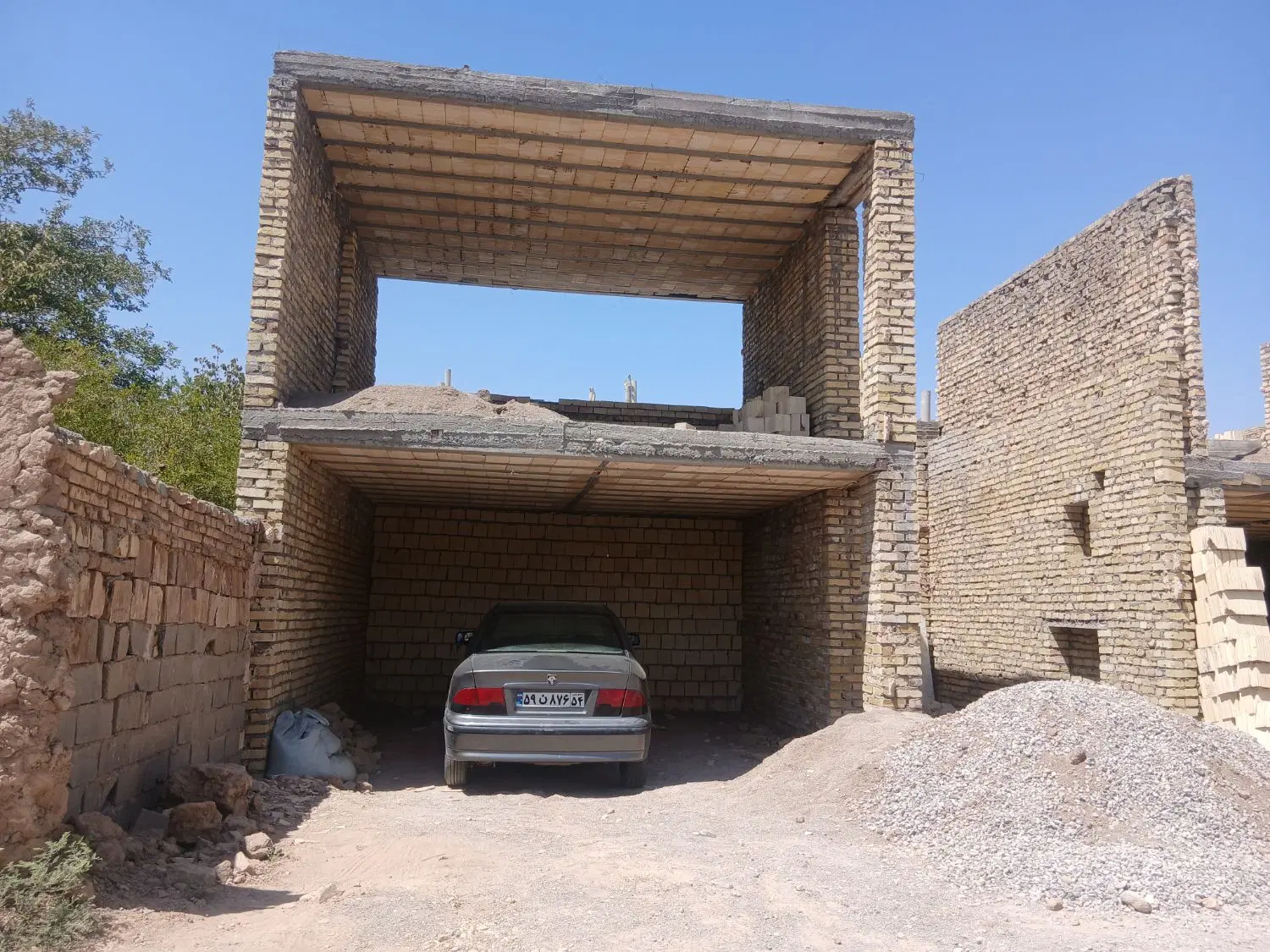 خانه نیمه ساز دهنو