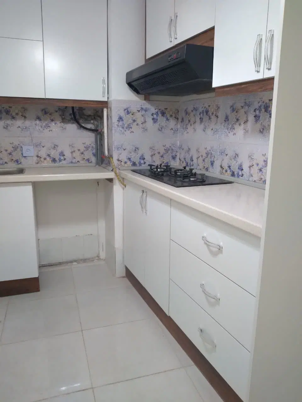 رهن و اجاره فوری طبقه اول 50متری250رهن و 3م اجاره