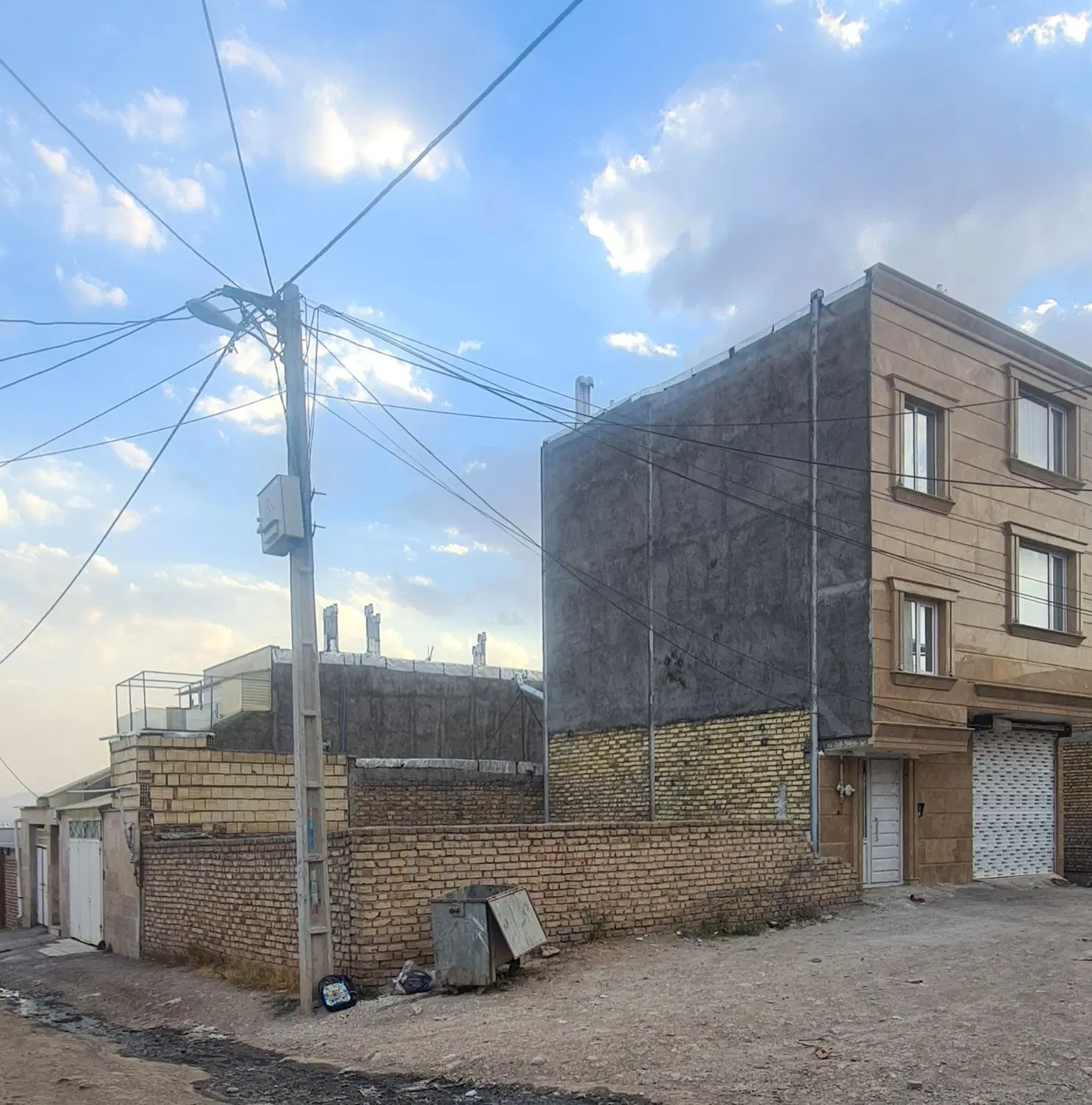 زمین در دو اسب