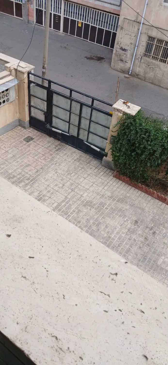 ۷۶ م آپارتمان طبقه دوم تکبرگ