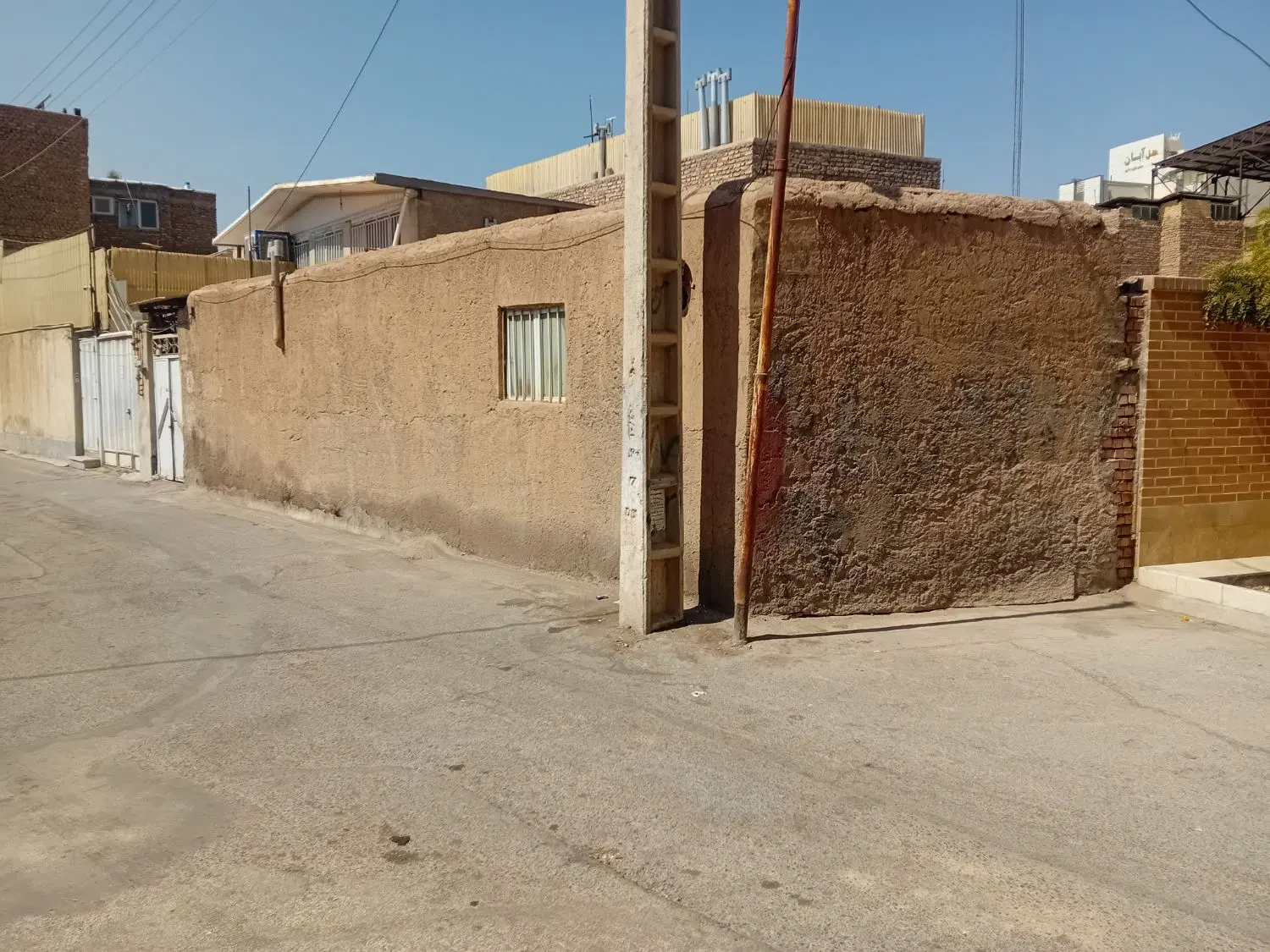 خانه مسکونی خ چمران 17.فروش نقدی