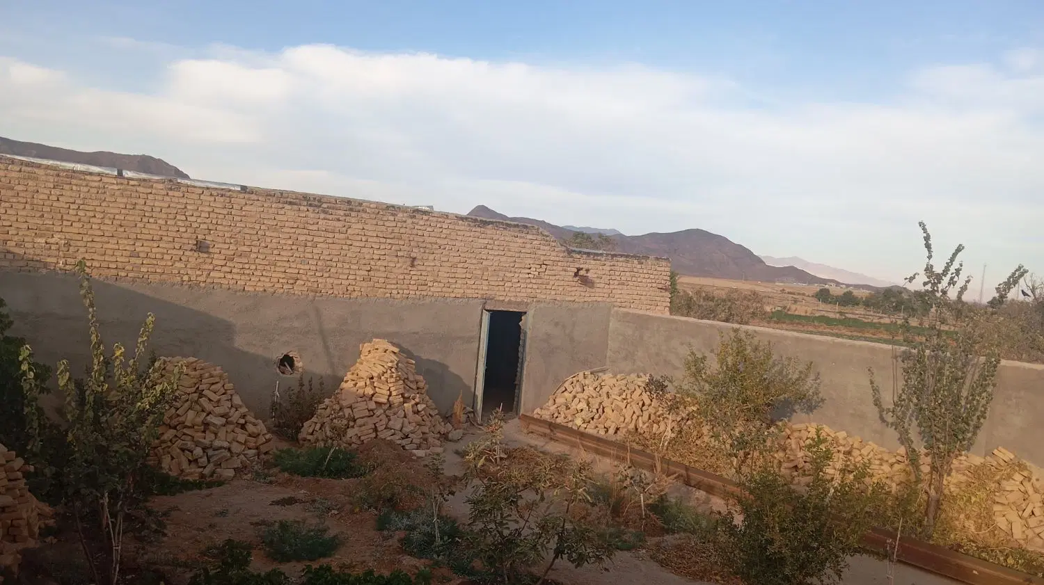 باغ و خانه مسکونی