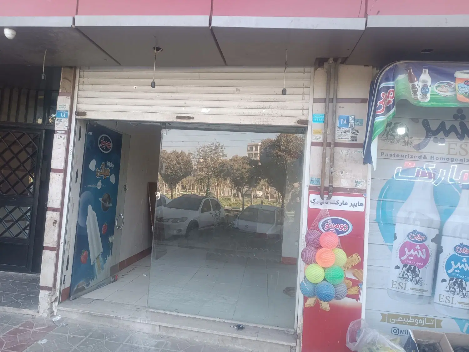 رهن مغازه 28متر با امتیازات آب و برق و گاز و تلفن