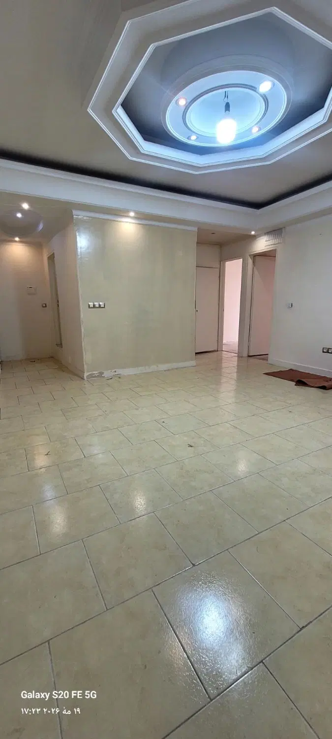۷۳متری ۲خوابه نما گرانیت (مالک)