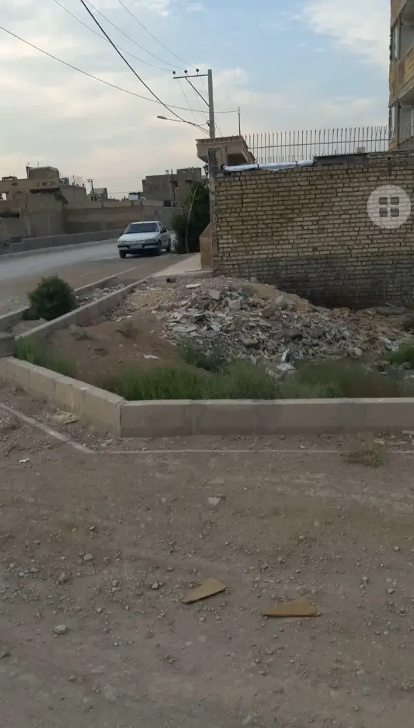 زمین دو نبش