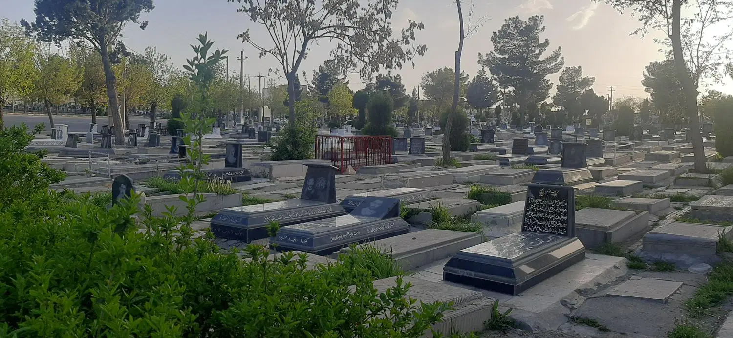 قبر دو طبقه ورودی باب العلما