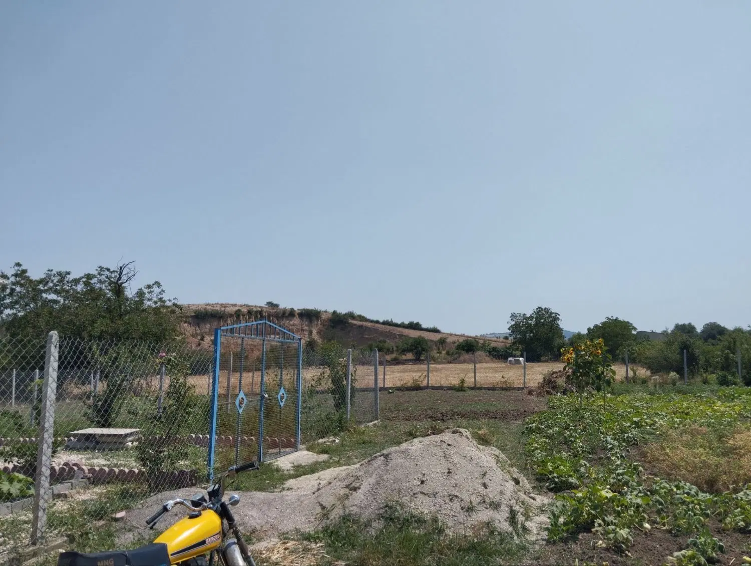 زمین فروشی،