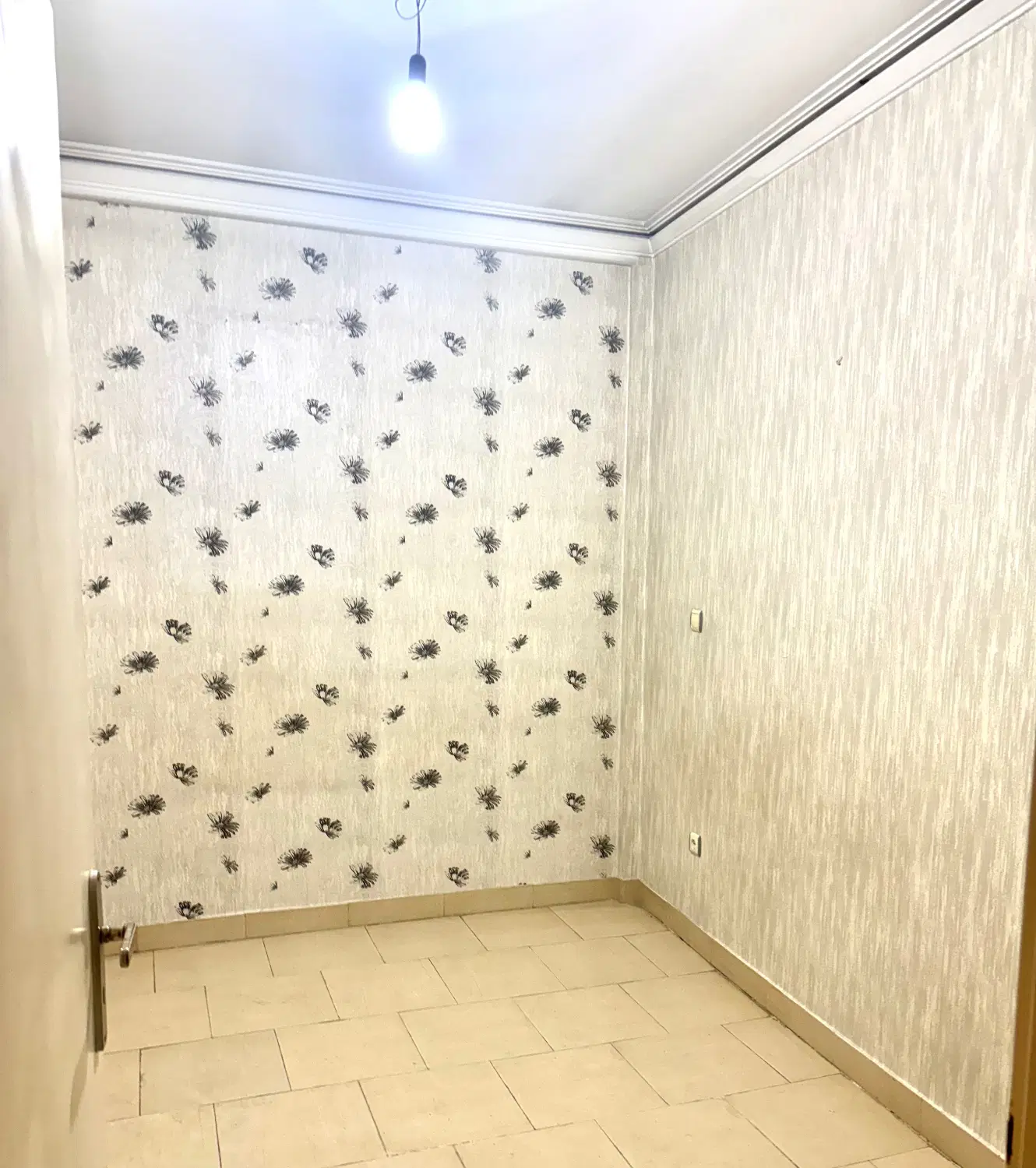 ۵۸ متر دو خواب با پارکینگ و انباری