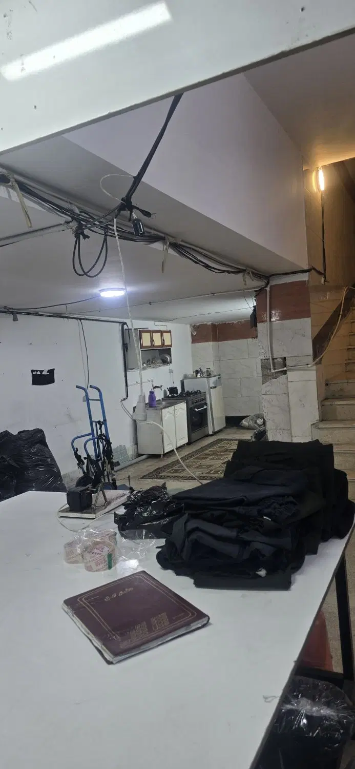 پارکینگ ۲۰۰ متری