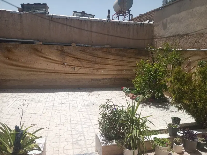 ویلا ۲۶۳ متری بر خیابان اصلی پدونک مردانی شرقی