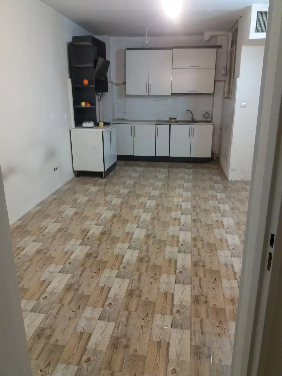 ۵۰متر با پارکینگ و انباری طبقه۲