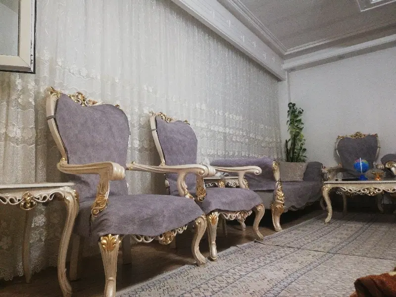آپارتمان تمیز و شیک مرکز شهر