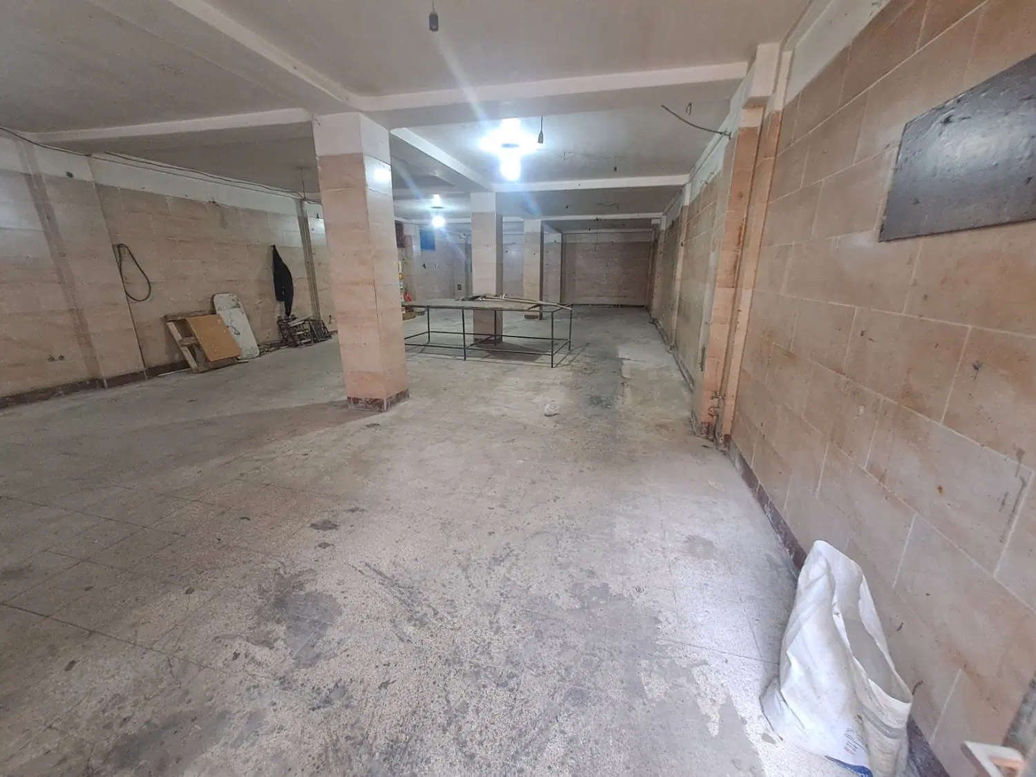 ۴۰۰ متر سالن جهت اجاره بلوار آزادگان کهنز