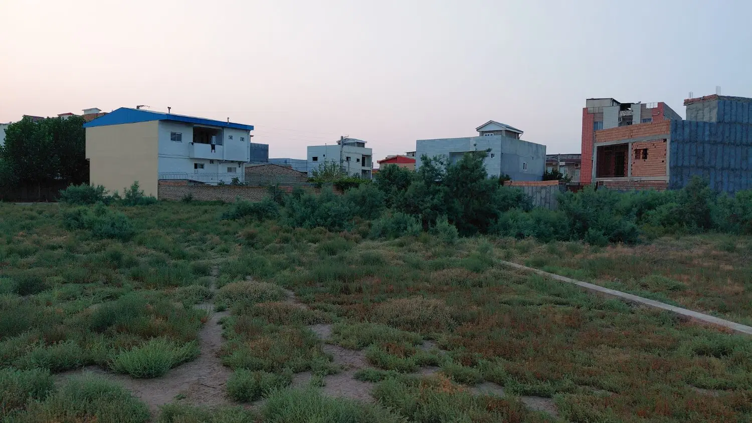 زمین بر آق یول