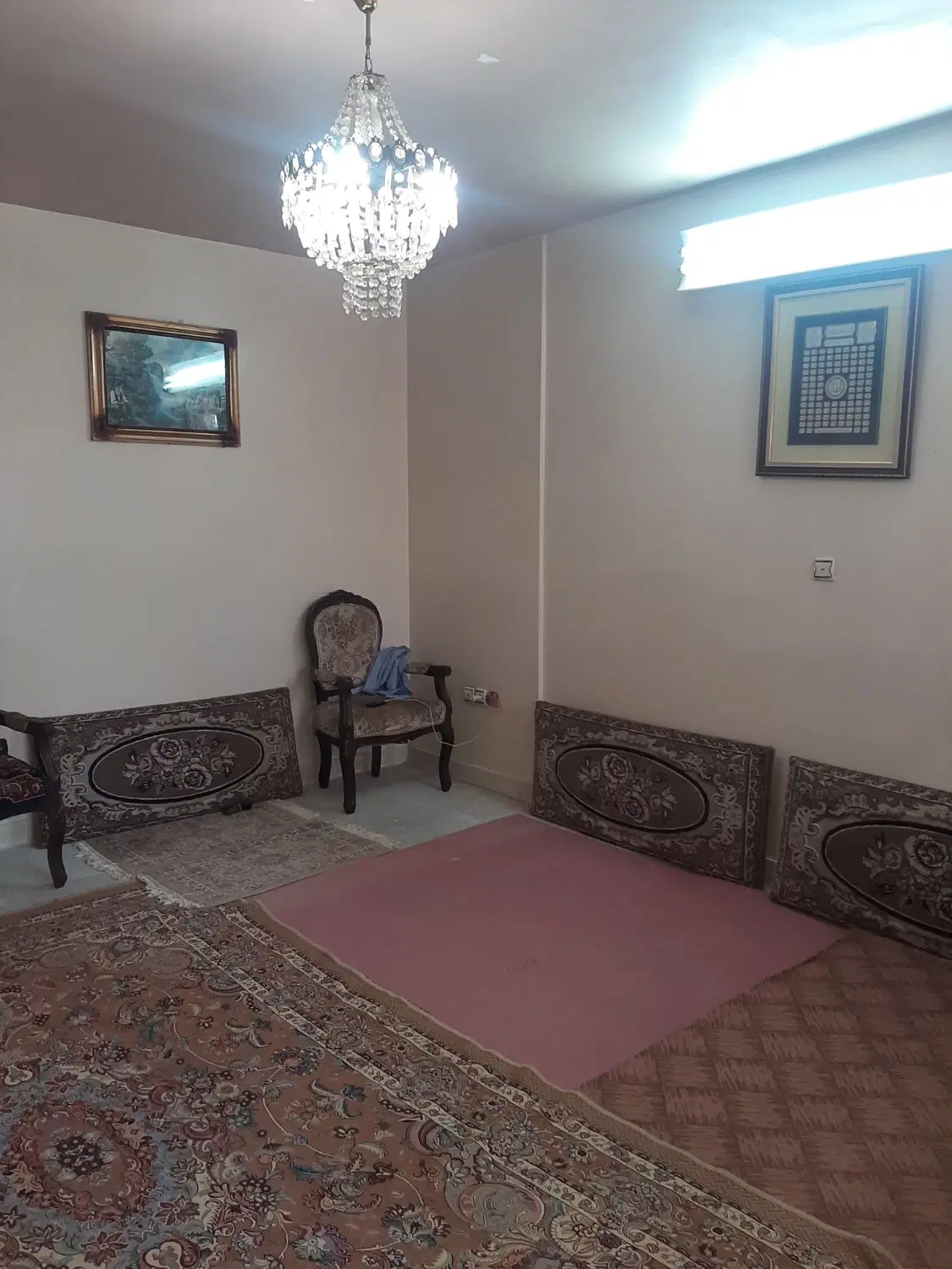 کوچه صالحی 60 متری طبقه اول