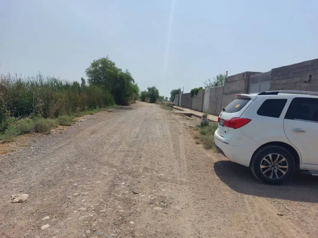 باغچه ۳۲۰۰ متری نیمه ساخته ابتدای بن جعفر