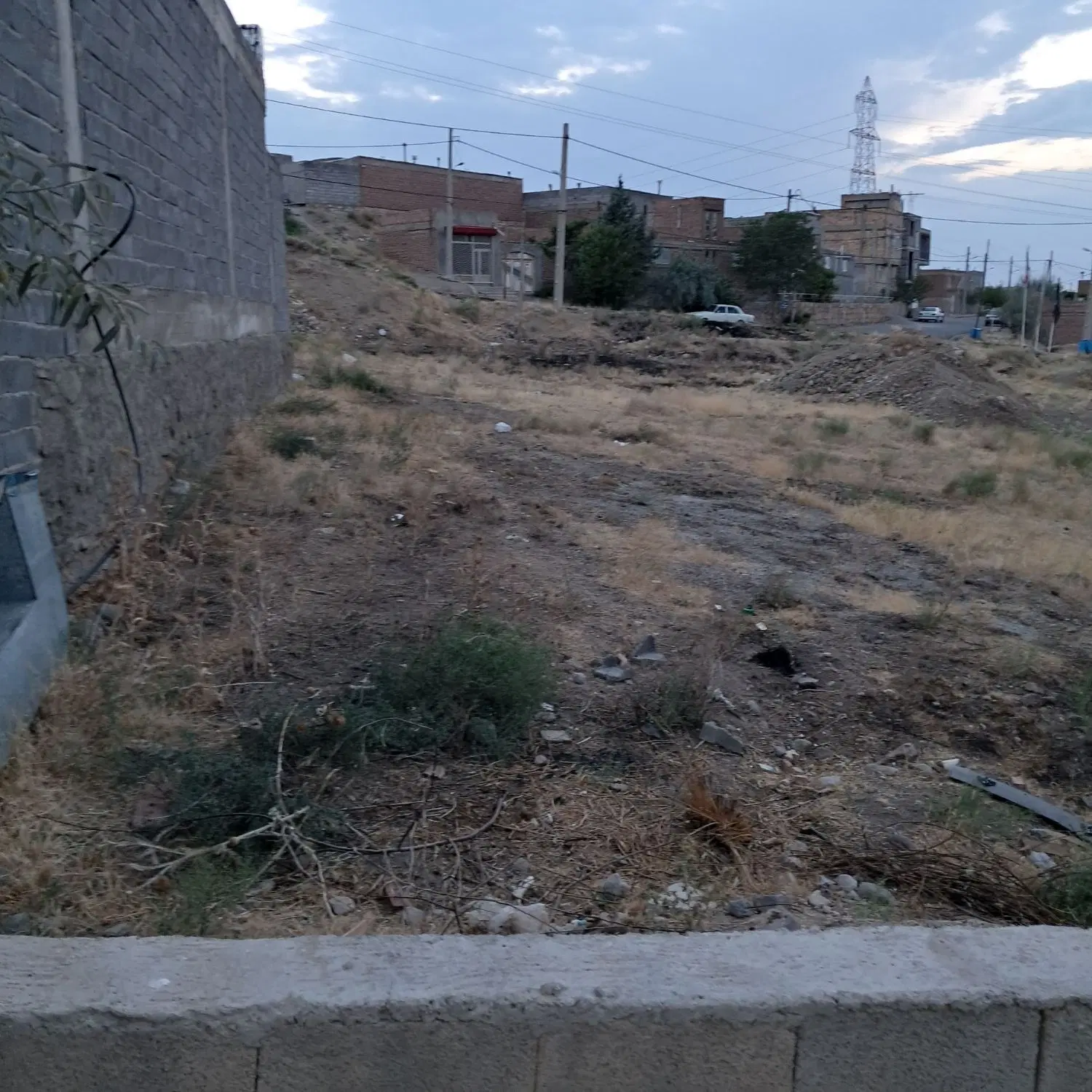 فروش قطعه مسکونی در ورودی خراجو