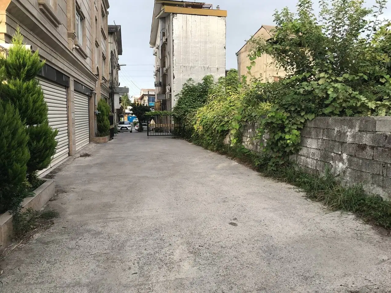 فروش یا مشارکت در ساخت مسکونی (330 متر زمین)
