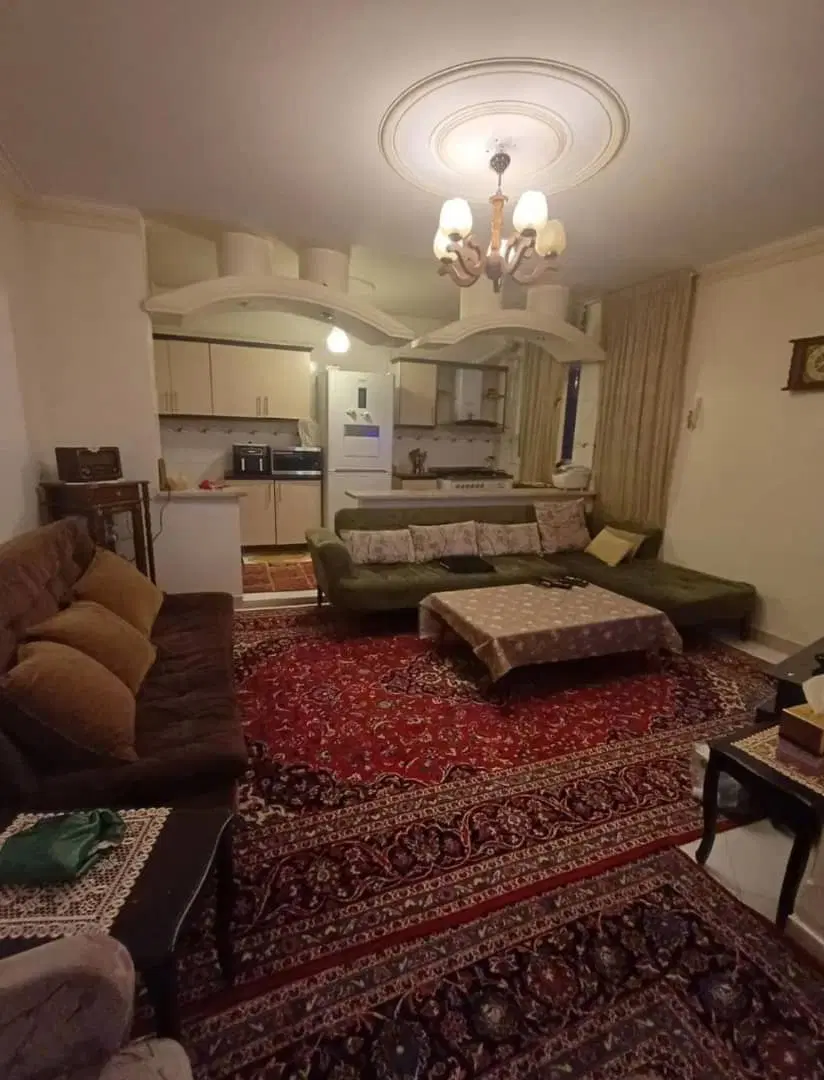 آپارتمان ۶۴ مترو فول امکانات