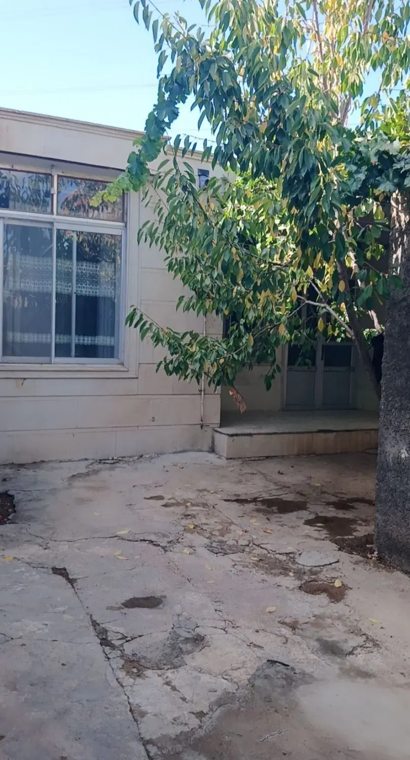 اجاره خونه ویلایی ۱۰۰ متری  حیاط دار(ماشین رو)