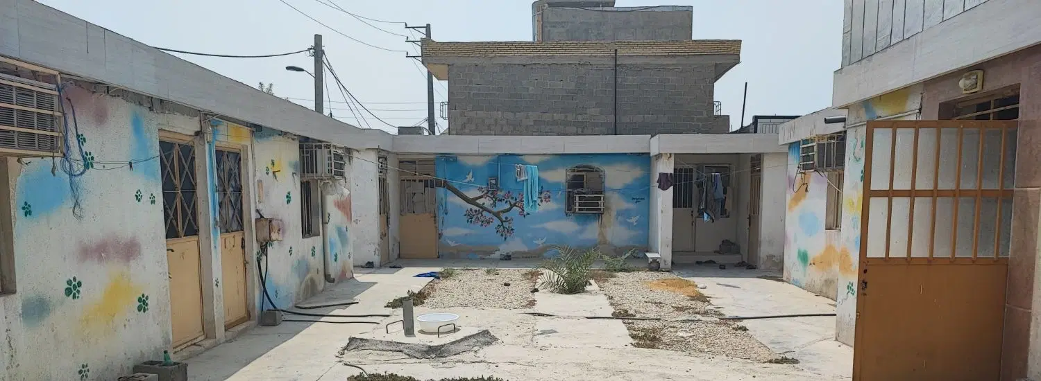 کمپ کارگری به همراه مغازه