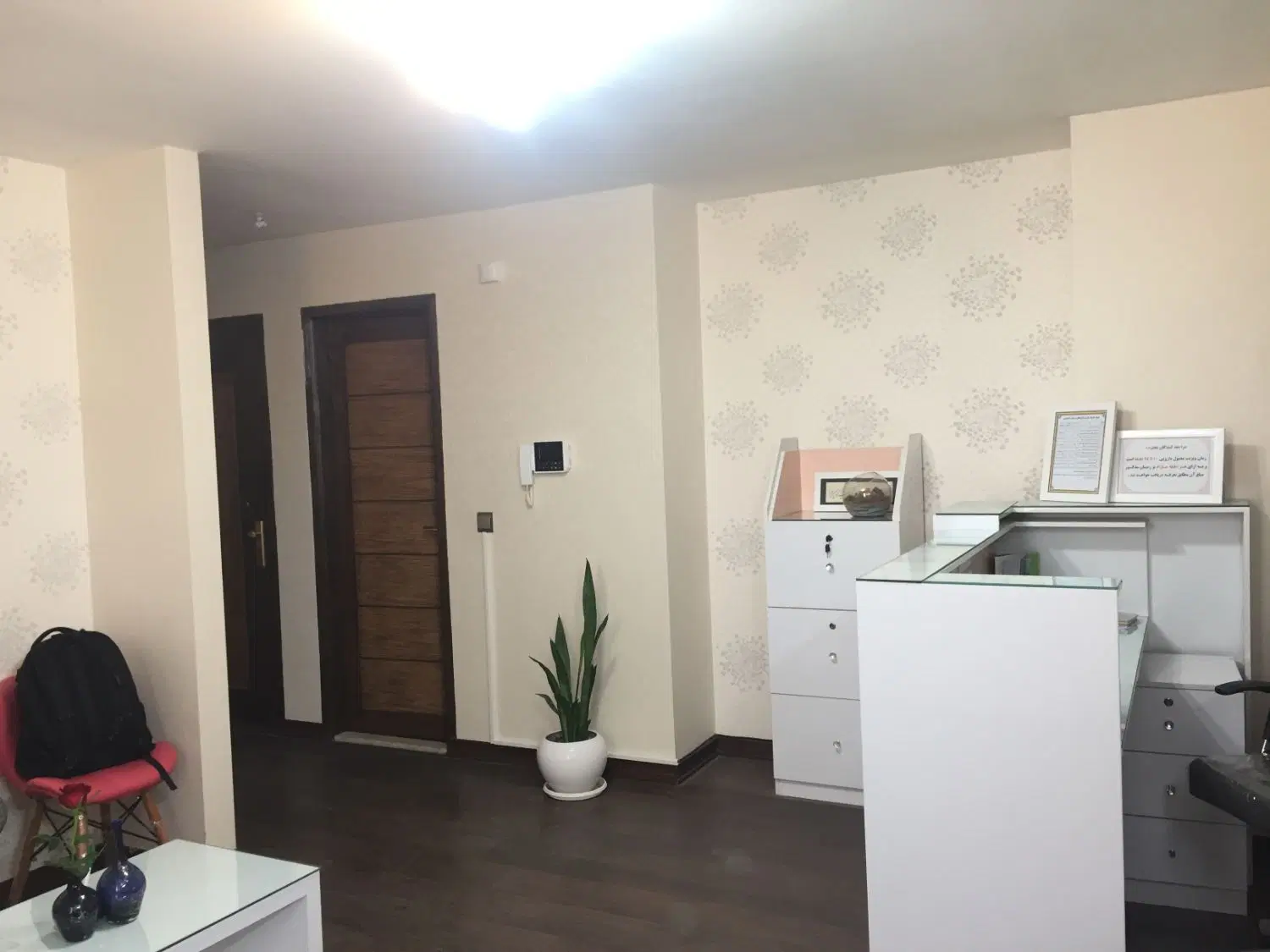اجاره دفتر کار. ساختمان آینده.