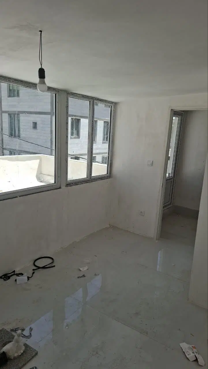 مغازه سی متری تجاری و خانه بالای مغازه