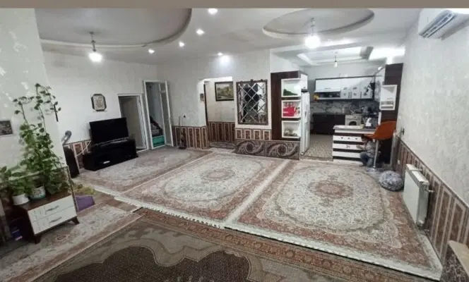 منزل ویلایی شهرک انقلاب درب حیاط بازسازی شده
